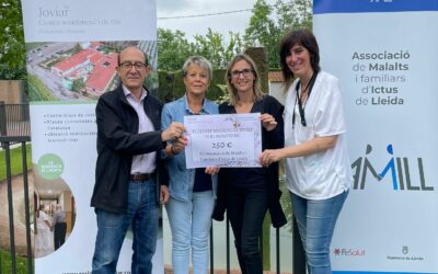 Entrega dels 250 € recaptats per Sant Jordi a l’Associació de Malalts i Familiars d’Ictus de Lleida